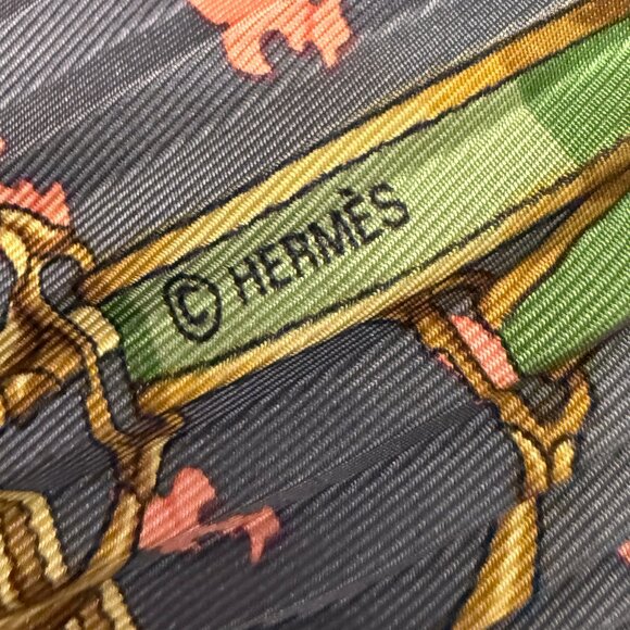 HERMES PLISSE SCARF DARK BLUE/GRAY BLUE GREEN PINK GOLD MEDIUM TO LARGE - Picture 8 of 14